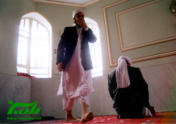 ۵عكس >> روي صحنه و پشت صحنه . مولانا عبدالحميد در مسجد جامع مكي زاهدان